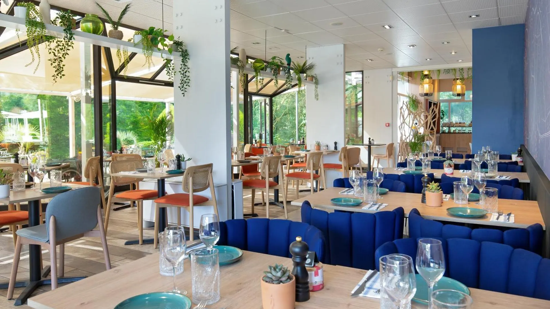 Novotel Aix-En-Provence Pont De L'Arc 4*,