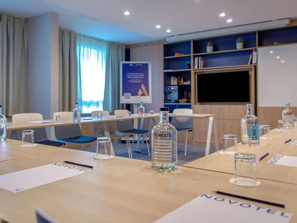 Novotel Aix-En-Provence Pont De L'Arc Hotel